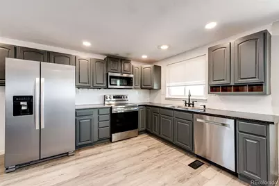 625 Madison Way, Bennett, CO 80102 - Photo 8