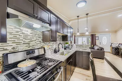 9400 Elm Ct, Denver, CO 80260 - Photo 6