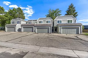 2938 S Parker Ct, Aurora, CO 80014 - Photo 2