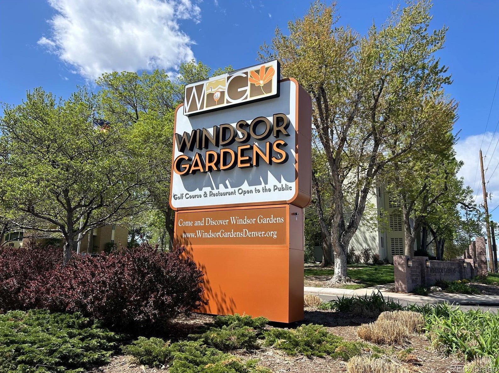 735 Clinton St, Denver CO  80247-1583 exterior