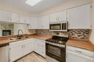 1811 S Quebec Way, Denver, CO 80231 - Photo 4