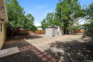 1616 Newark St, Aurora, CO 80010 - Photo 24