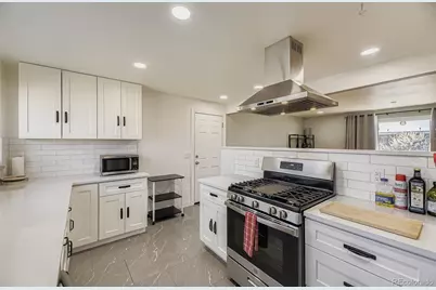 471 Iola Street, Aurora, CO 80010 - Photo 2