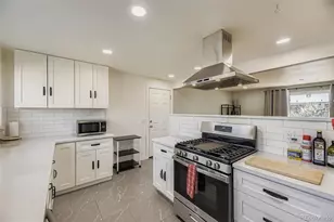 471 Iola St, Aurora, CO 80010 - Photo 2