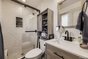 471 Iola St, Aurora, CO 80010 - Photo 4