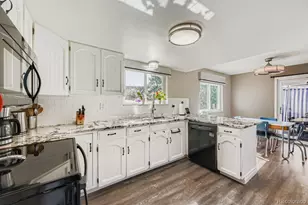 2252 S Dearborn St, Aurora, CO 80014 - Photo 10