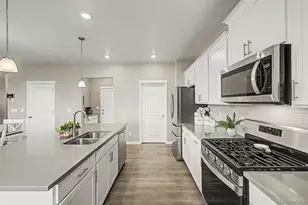 15704 Roslyn St, Thornton, CO 80602 - Photo 16