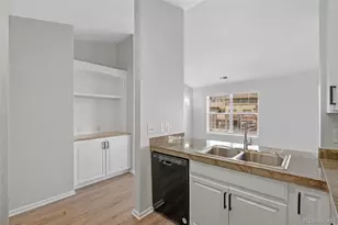 3884 S Dallas Cir, Aurora, CO 80014 - Photo 10