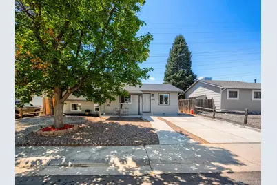 15562 E Bails Drive, Aurora, CO 80017 - Photo 2