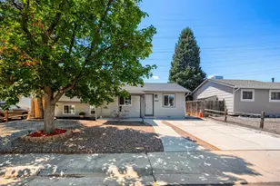 15562 E Bails Dr, Aurora, CO 80017 - Photo 2