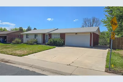 6486 W Iowa Avenue, Lakewood, CO 80232 - Photo 2