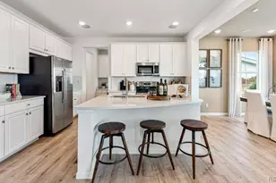 3221 N Elk Wy, Aurora, CO 80019 - Photo 2