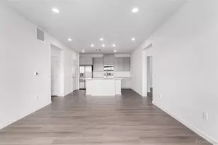 6153 N Ceylon St, Denver, CO 80019 - Photo 6