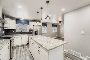 18751 E Arkansas Pl, Aurora, CO 80017 - Photo 4