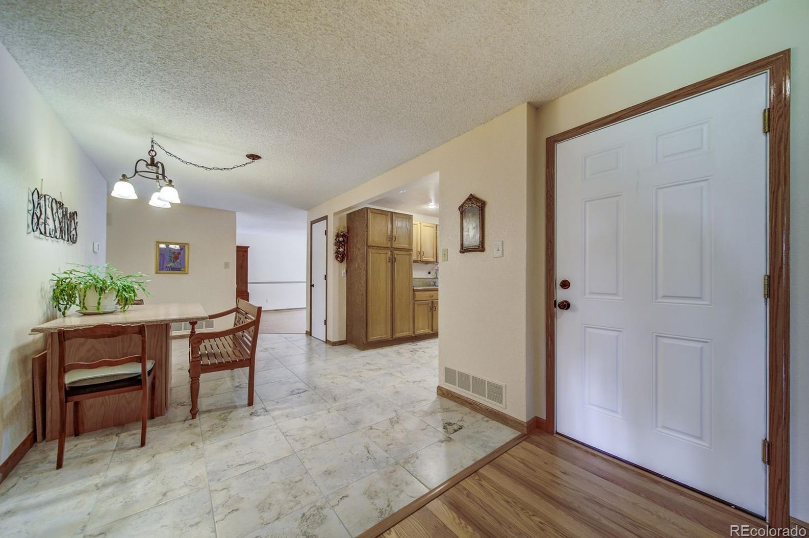 828 Mercury Cir, Littleton CO 80124-2645 exterior