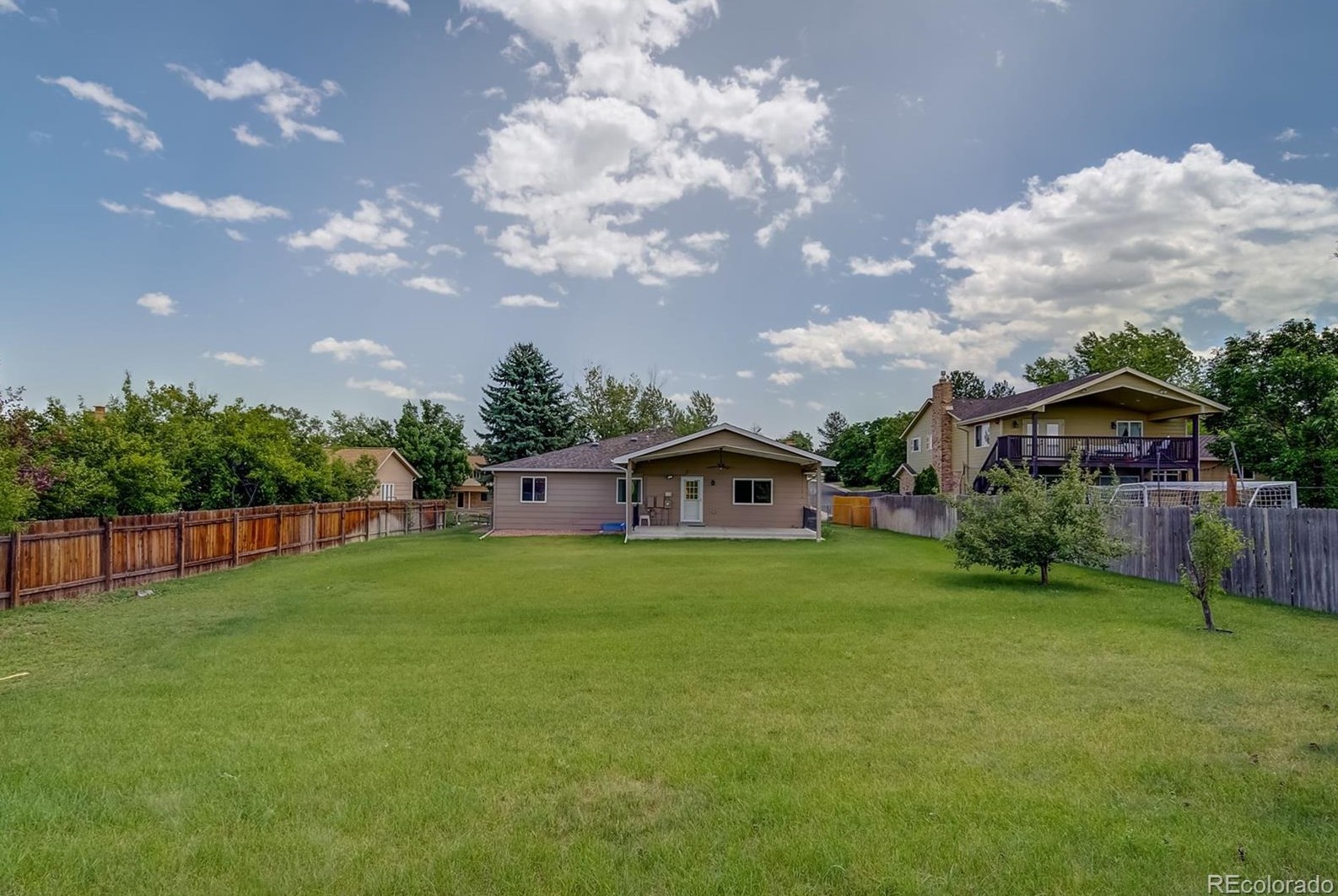 828 Mercury Cir, Littleton CO 80124-2645 exterior