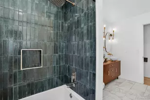 690 S Newark Ct, Aurora, CO 80012 - Photo 10