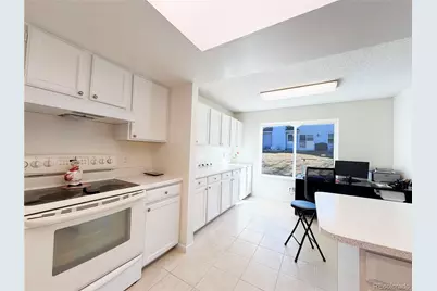 2466 S Vaughn Way #B, Aurora, CO 80014 - Photo 6