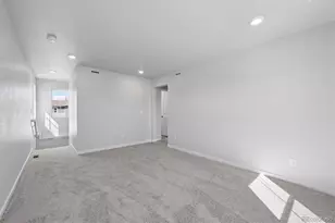 4601 N Versailles Way, Aurora, CO 80019 - Photo 10