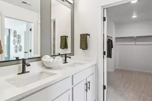 1410 S Boston Ct, Denver, CO 80247 - Photo 10
