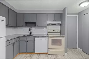 1302 S Parker Rd, Denver, CO 80231 - Photo 2