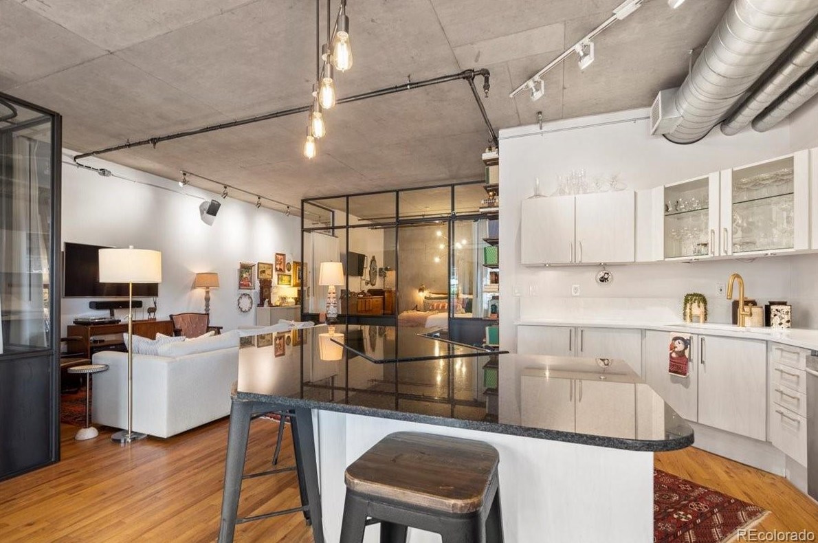 1499 Blake St, Denver CO  80202-1325 exterior