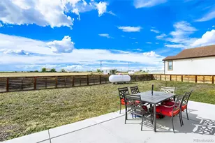 323 N Cedar St, Keenesburg, CO 80643 - Photo 16