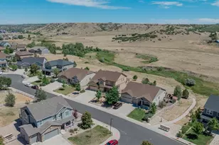 5728 Clover Ridge Cir, Castle Rock, CO 80104 - Photo 2