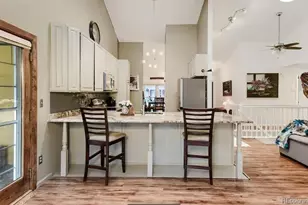 8266 S Logan Ct, Littleton, CO 80122 - Photo 4