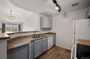 7440 S Blackhawk Street, Englewood, CO 80112 - Photo 8