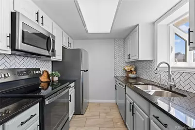 8706 W 86th Drive, Arvada, CO 80005 - Photo 16