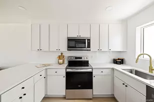 3213 N Steele St, Denver, CO 80205 - Photo 6