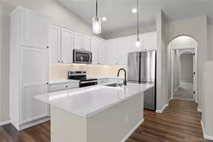 6701 S Versailles Way, Aurora, CO 80016 - Photo 10