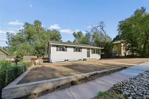 838 Sequoia Dr, Colorado Springs, CO 80910 - Photo 2