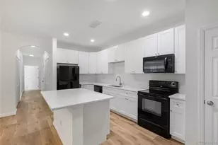 4251 S Blackhawk Cir, Aurora, CO 80014 - Photo 8
