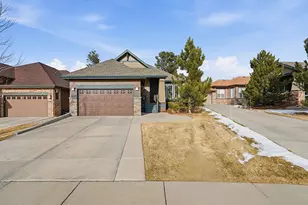 23953 E Roxbury Pl, Aurora, CO 80016 - Photo 2