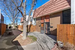 2895 S Locust St, Denver, CO 80222 - Photo 28