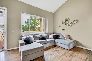 1099 S Walden Way, Aurora, CO 80017 - Photo 2