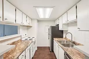 921 S Walden St, Aurora, CO 80017 - Photo 8