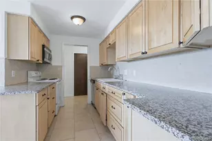 561 Geneva St, Aurora, CO 80010 - Photo 2