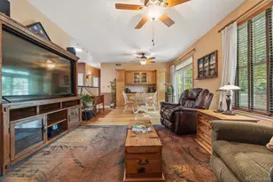 927 S Evanston Cir, Aurora, CO 80012 - Photo 2