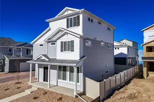 46569 Sunflower Ln, Bennett, CO 80102 - Photo 4