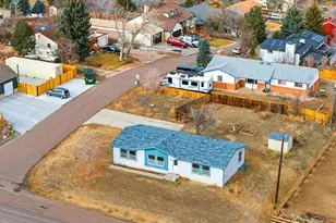 7692 S Estes Ct, Littleton, CO 80128 - Photo 2