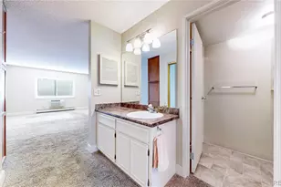 13691 E Marina Dr, Aurora, CO 80014 - Photo 10