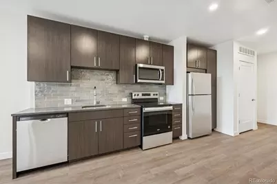 639 29th St #205, Denver, CO 80205 - Photo 4