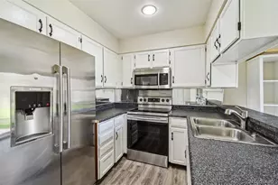 1732 S Blackhawk Way, Aurora, CO 80012 - Photo 6