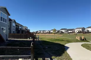 27811 E 9th Dr, Aurora, CO 80018 - Photo 14