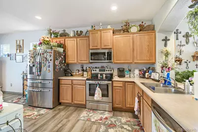 10171 Joplin Street, Commerce City, CO 80022 - Photo 6