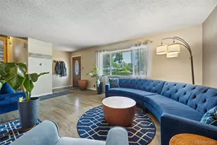 4725 Topeka Ct, Denver, CO 80239 - Photo 8