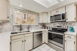 1055 Northridge Rd, Highlands Ranch, CO 80126 - Photo 10